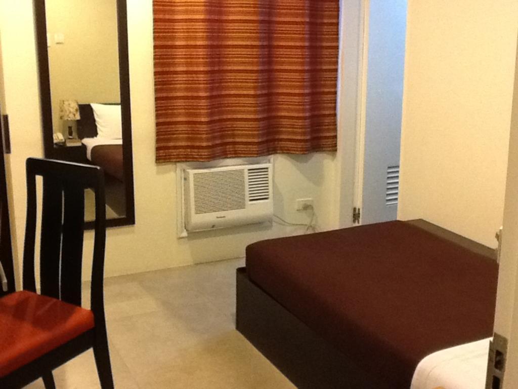 One Hive Hotel And Suites Surigao Esterno foto